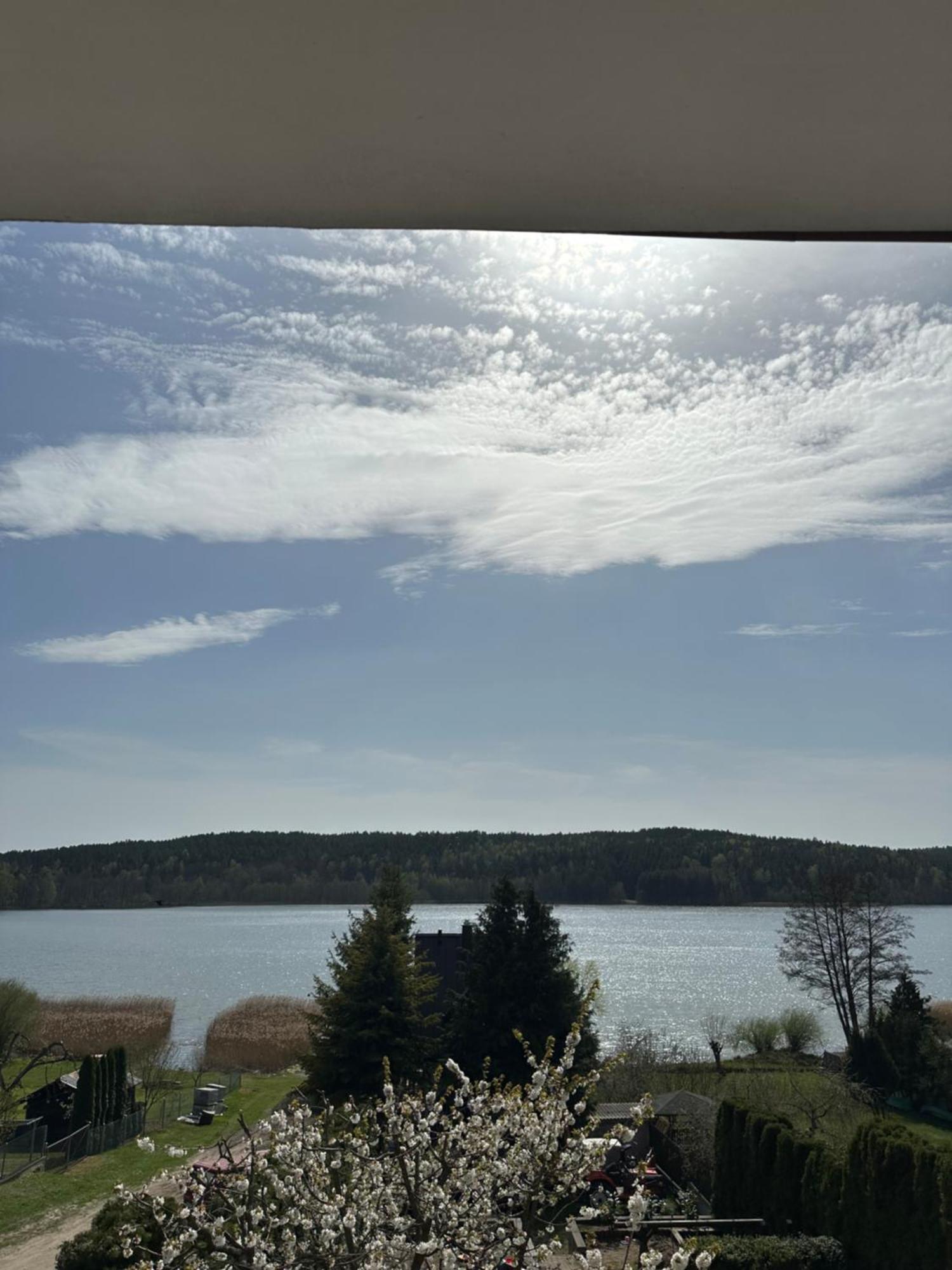 Apartamenty I Pokoje Z Widokiem Na Jezioro Wielewskie Exteriör bild